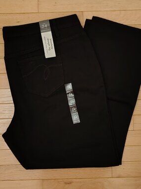 AVENUE BLACK DENIM BROADWAY STRAIGHT LEG JEANS IN SIZE 24 --NEW WITH TAGS